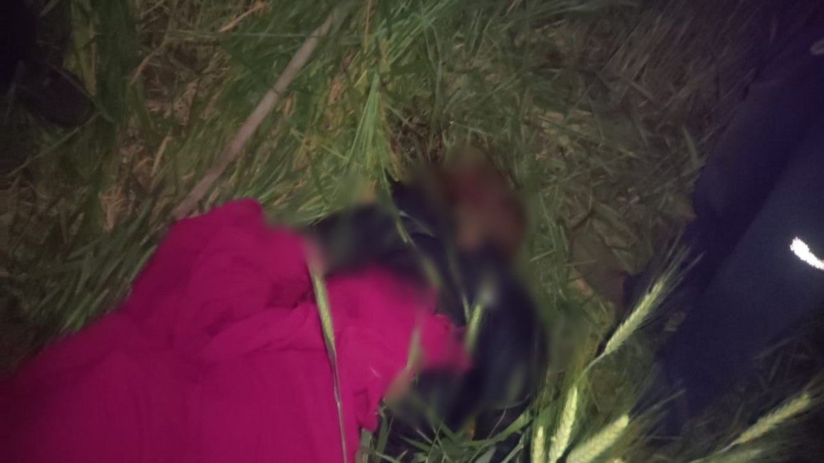 मवेशी ले जाने को लेकर विवाद में खूनी खेल: बदमाशों ने खेत मालिक की पीट पीटकर की हत्या, खून से लथपथ मिला शव   