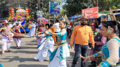 Bihar News: बोधगया में महाबोधि सोसाइटी का वार्षिकोत्सव, शोभायात्रा में श्रद्धालुओं का उमड़ा जनसैलाब