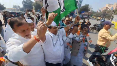 Bihar News: भारतीयों के अपमान पर बिहार कांग्रेस का हल्ला बोल, पटना की सड़कों पर किया प्रदर्शन