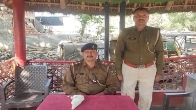 Bihar News: वाहन चेकिंग के दौरान हथियार के साथ पुलिस ने 2 अपराधी को पकड़ा, साइबर डीएसपी ने दी जानकारी