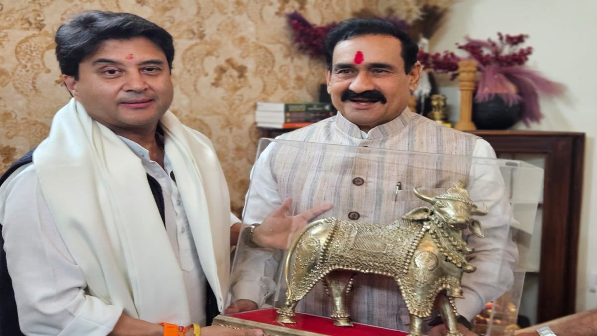 MP BJP का अगला प्रदेश अध्यक्ष कौन ? सिंधिया से मुलाकात के बाद नरोत्तम मिश्रा का बड़ा बयान, कहा- पार्टी काम देती रहे बस…