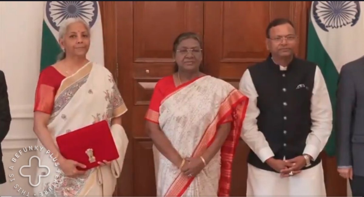 Union Budget 2025 LIVE: उम्मीदों का पिटारा लेकर राष्ट्रपति भवन पहुंचीं निर्मला सीतारमण, राष्ट्रपति द्रौपदी मुर्मु को बजट कॉपी सौंपी, थोड़ी देर में संसद भवन में कैबिनेट की मीटिंग