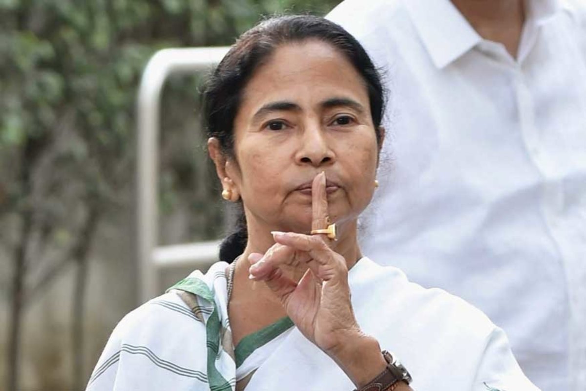 ‘ममता दीदी’ के गढ़ में हो क्या रहा है! विश्वकर्मा पूजा की छुट्टी कैंसिल हुई, ईद पर लीव डबल… बवाल के बाद सरकार की आई सफाई ने किया ‘बेड़ा गर्क’