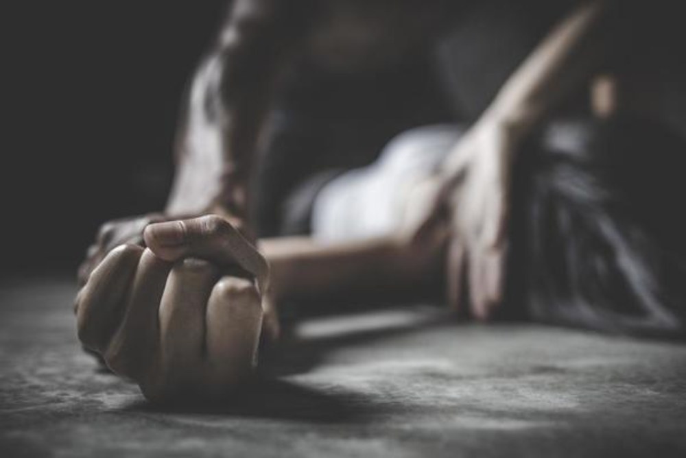 नाबालिगों का गंदा कामः प्रेमी ने गर्लफ्रेंड को मिलने के बहाने बुलाया, पहले खुद किया रेप; फिर 4 दोस्तों को बुलाकर करवाया गैंगरेप, सभी गिरफ्तार