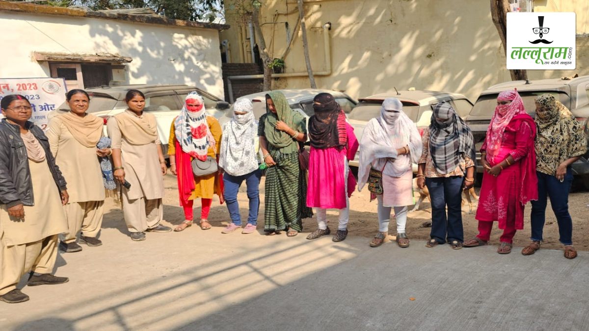CG CRIME: न्यायधानी में देह व्यापार के खिलाफ पुलिस की बड़ी कार्रवाई, 9 युवतियों समेत 11 लोगों को पकड़ा