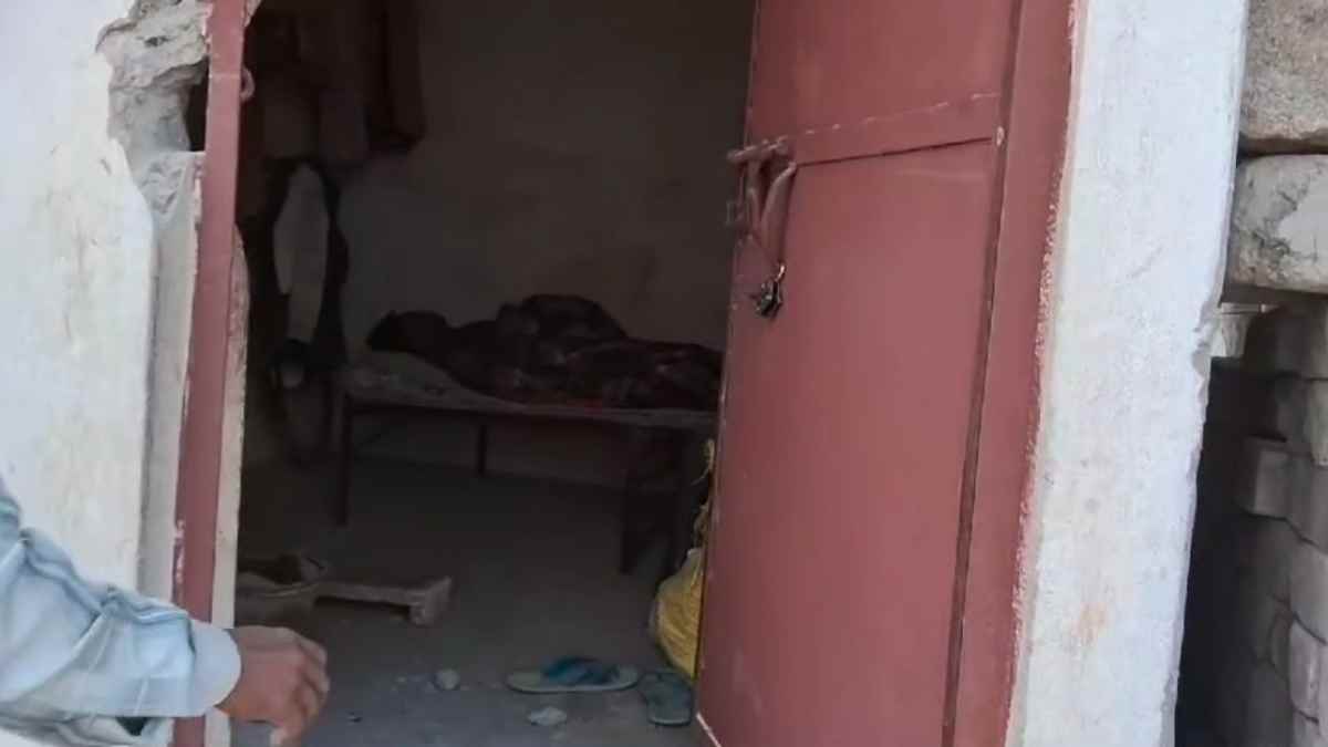 हत्या या हादसा: बंद कमरे में मिला 3 दिन पुराना शव, जांच में जुटी पुलिस