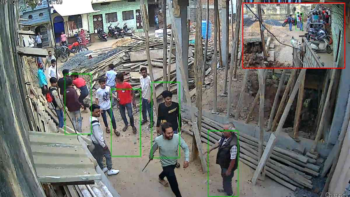 राजधानी में बदमाशों के हौसले बुलंद: चाय की दुकान पर लग रहा असामाजिक तत्वों का जमावड़ा, हथियार लेकर मचाया आतंक