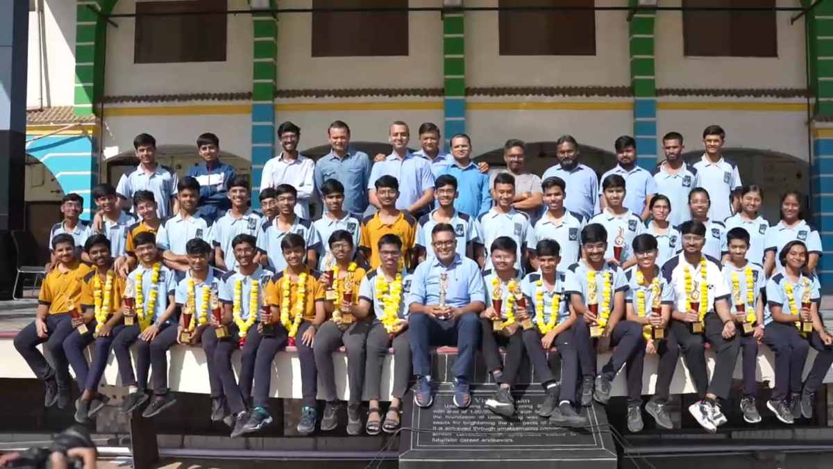 IIT JEE MAINS 2025: माजिद हुसैन बने MP टॉपर, 99.99 परसेंटाइल किए हासिल, माता-पिता और संस्था को दिया सफलता का श्रेय