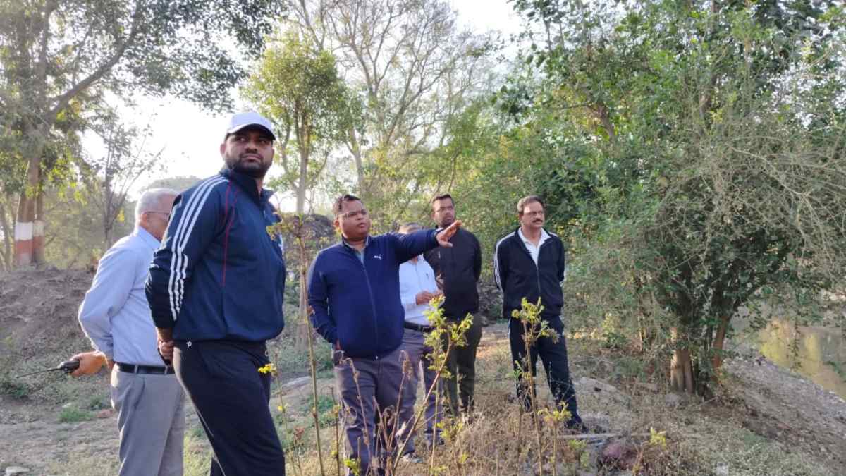 कमला नेहरू प्राणी संग्रहालय बनेगा जीरो वेस्ट: सफाई निरीक्षण करने आए आयुक्त ने दिए अधिकारियों को ये निर्देश