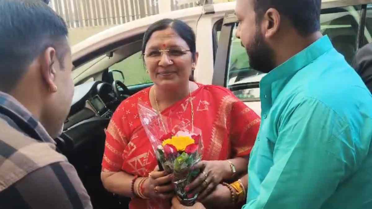 केंद्रीय राज्य मंत्री सावित्री ठाकुर ने राहुल गांधी पर साधा निशाना, कहा- पहले की सरकारें ऐसा बजट पेश करती थीं, जिससे सिर्फ घाव होते थे