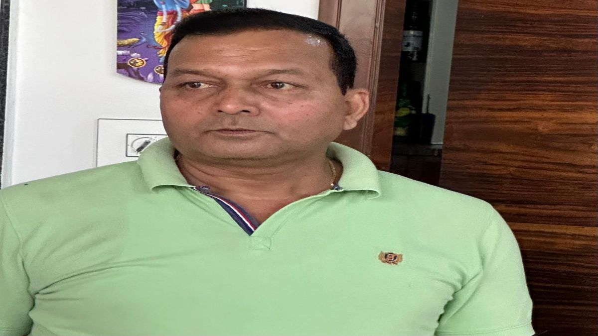 Breaking: निगम के निलंबित सहायक राजस्व अधिकारी के तीन ठिकानों पर EOW का छापा, कार्रवाई जारी