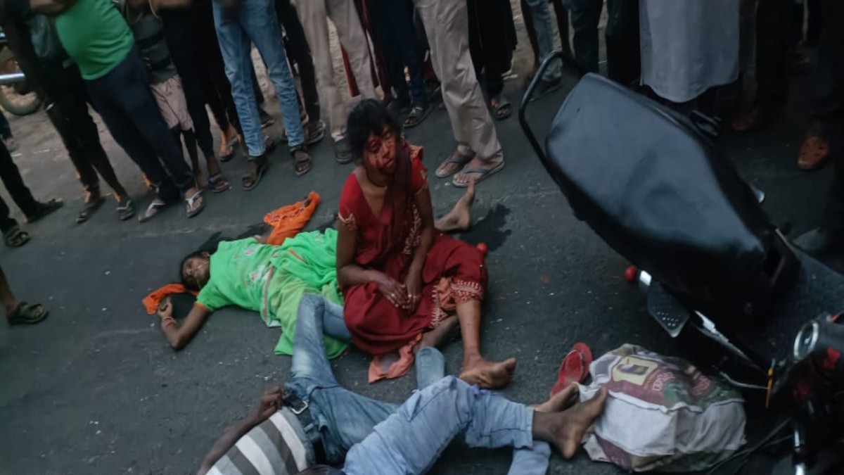 CG Accident : डीजल टैंकर और स्कूटी के बीच आमने-सामने की भिड़ंत, महिला समेत 3 की मौत, 1 की हालात गंभीर 