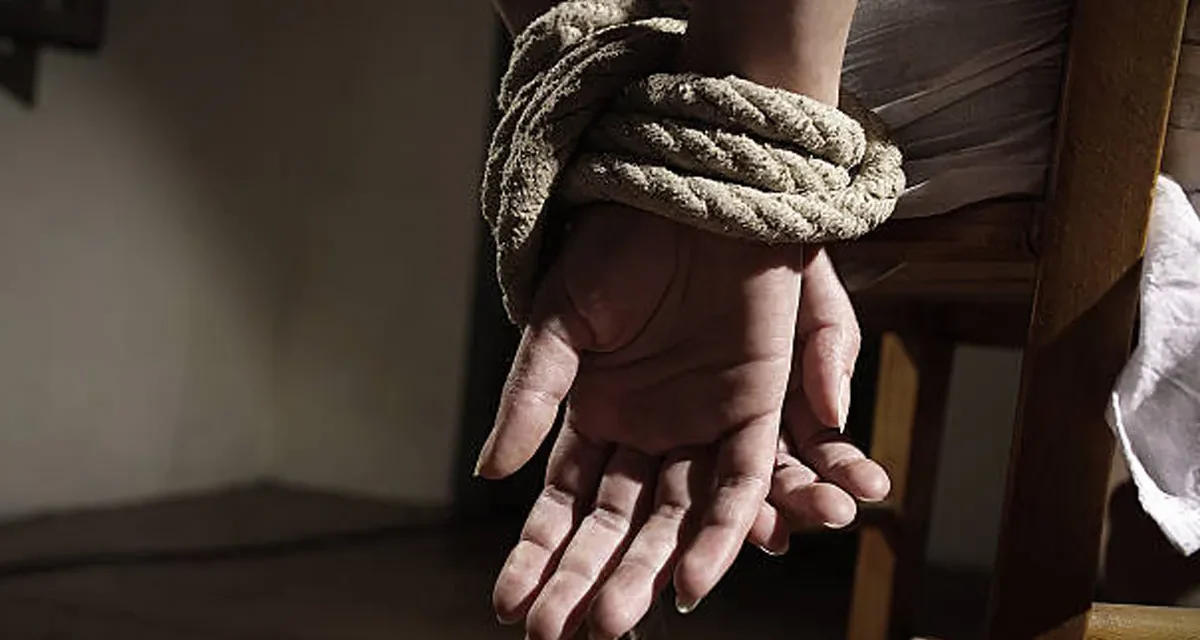 पंजाब में महिला नायब तहसीलदार को पहले बनाया बंधक, फ़िर धमकी देकर कराई रजिस्ट्री