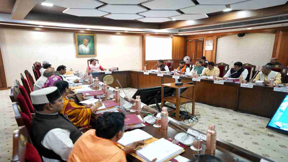 MP Cabinet Meeting Decisions: जापान की मदद से बनेगा हाईस्पीड रेल कॉरिडोर, सिंगल वुमेन और ट्रांसजेंडर के लिए बनेंगे मकान, बैठक में लिए गए ये अहम फैसले
