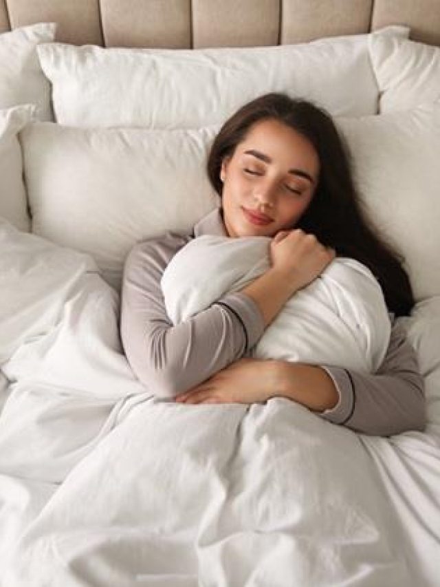 Valentine Day की रात तकिए के नीचे तेजपत्ता रखकर सोती हैं लड़कियां, ये है वजह