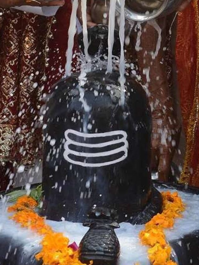महाशिवरात्रि पर चार प्रहर की पूजा, यहां देखें जलाभिषेक का मुहूर्त