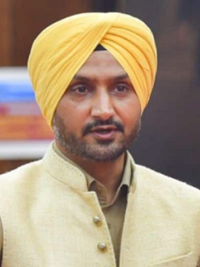 IND vs PAK: भज्जी ने बताया, pak का कौन खिलाड़ी टीम इंडिया पर पड़ेगा भारी?