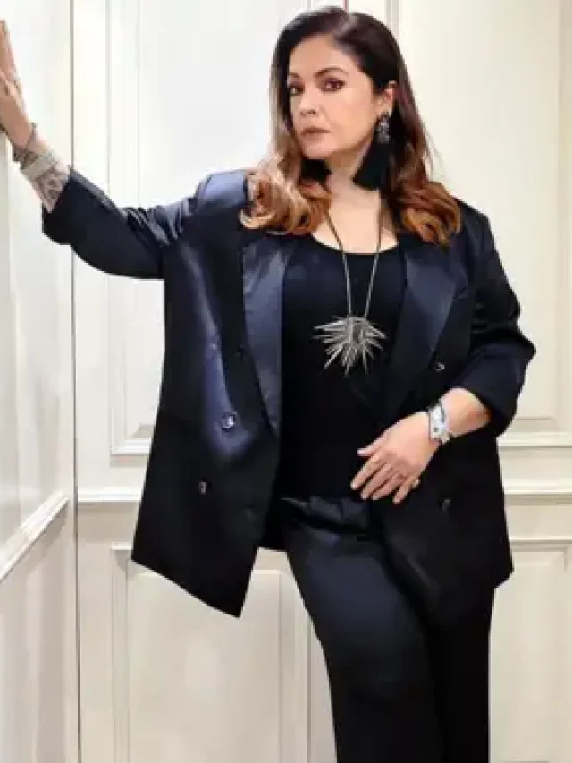 सौतेली बहन के आगे आलिया भट्ट का नूर भी नहीं आता काम, 52 की होकर भी ढाती हैं कहर