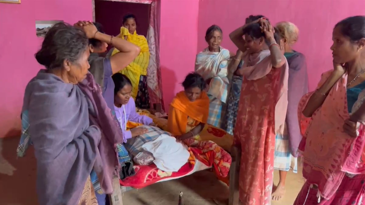 नक्सलियों की कायराना करतूत, सरपंच प्रत्याशी को उतारा मौत के घाट…