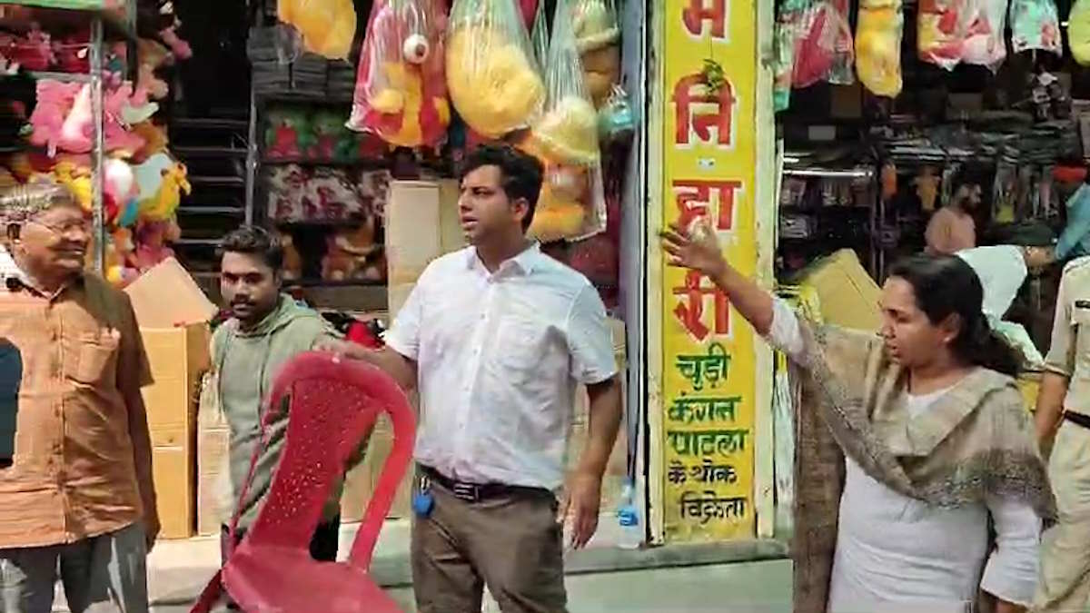 CG Nikay Chunav 2025 : न हो कहीं गड़बड़! कहीं कलेक्टर, तो कहीं आईजी ने संभाला मोर्चा…