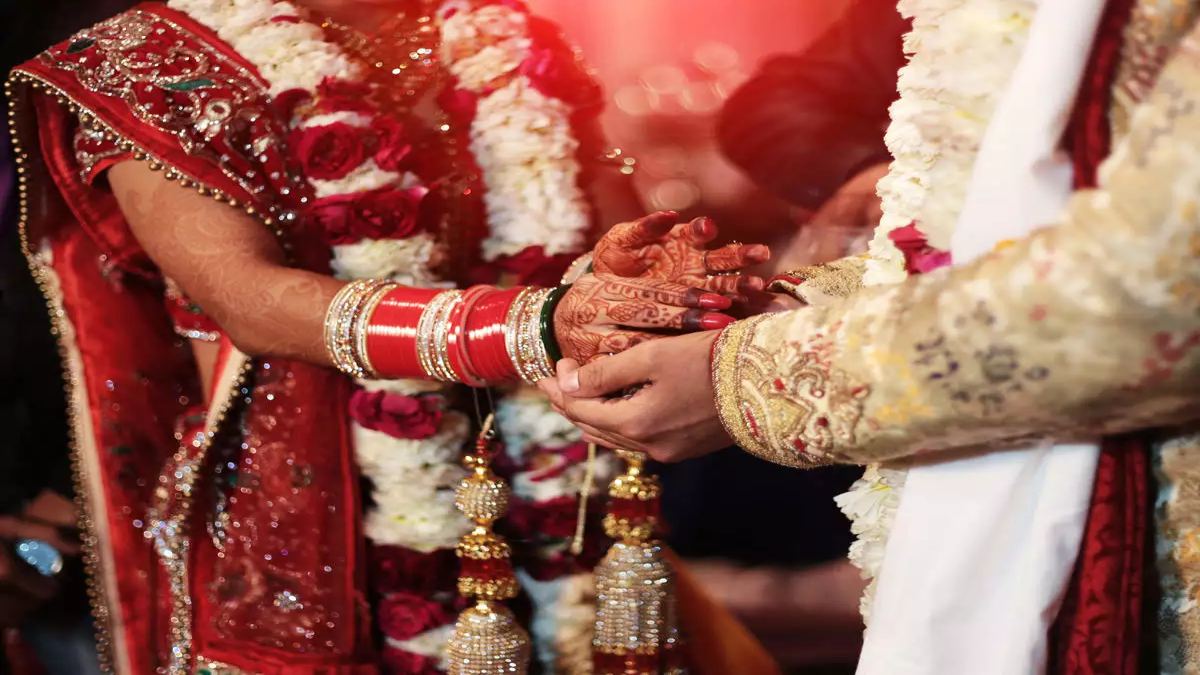जयमाला के दौरान सिर्फ इस बात पर हुई विवाद, दूल्हा भी करने लगा मारपीट, बिना दुल्हन के लौटी बारात