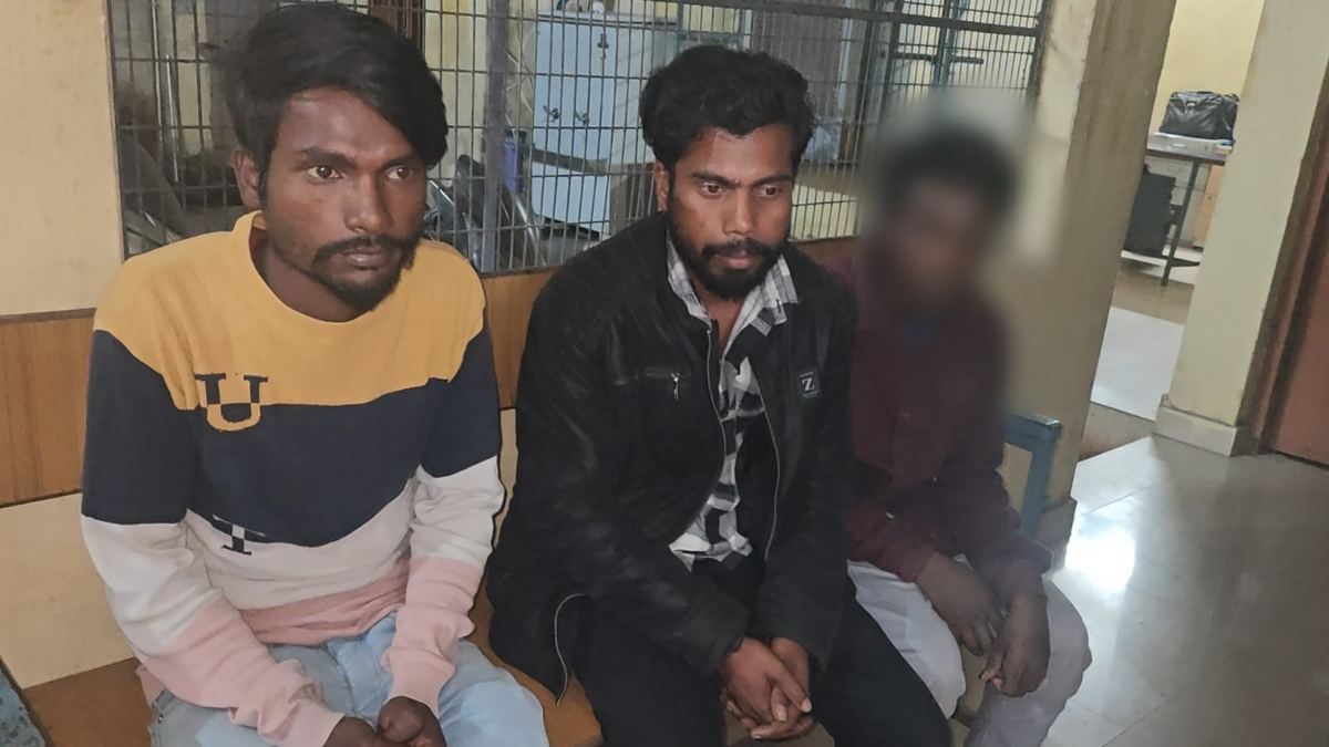 रात के अंधेरे में कांड: 2 युवती के साथ पकड़ाए दो युवक, फिर जो हुआ…