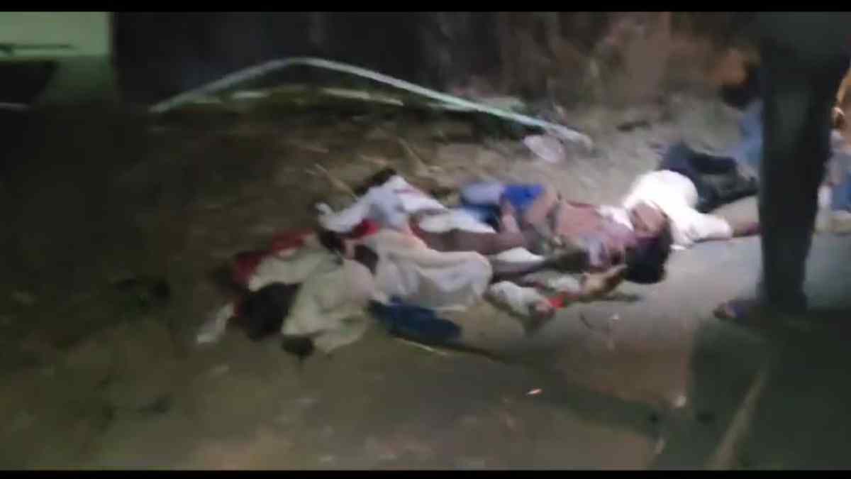 CG Accident : पिकअप पलटने से दो लोगों की मौत, 5 लोग घायल, बारात से वापस आने के दौरान हुआ हादसा