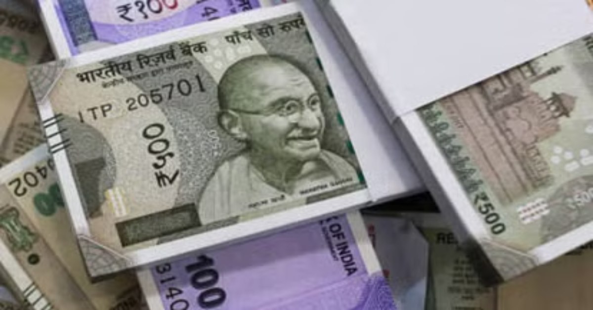 UP NEWS : शासन ने रोका 150 अफसरों का वतन, इस वजह से की गई ये कार्रवाई