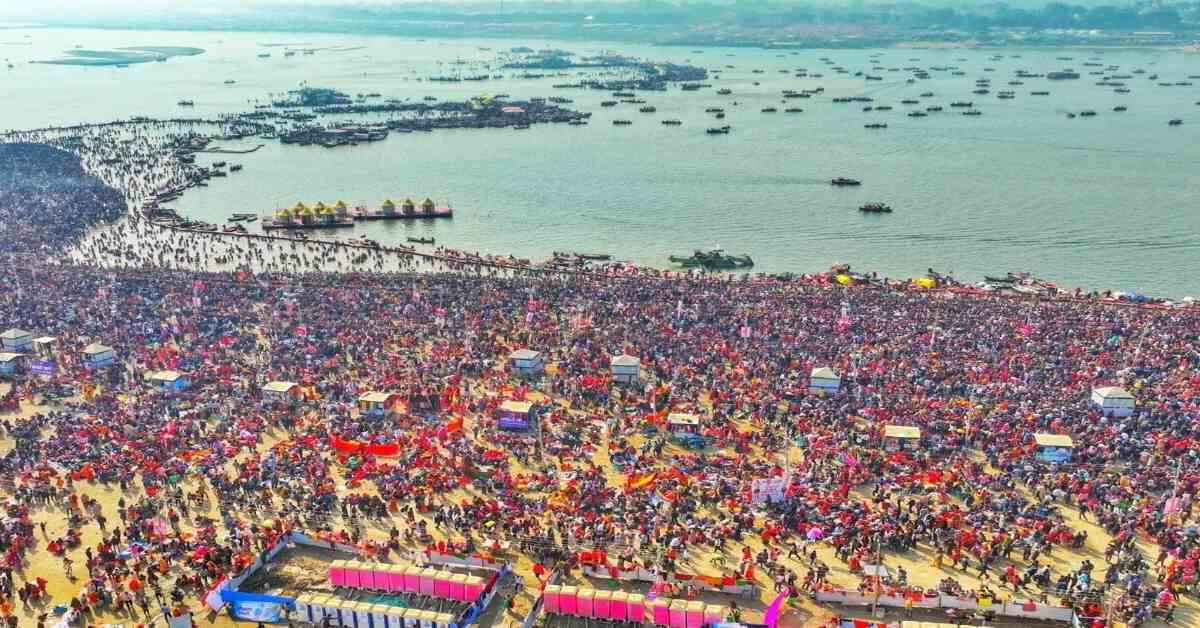 Basant Panchami पर महाकुंभ में उमड़ी श्रद्धालुओं की भीड़ : अलर्ट मोड पर प्रशासन, बढ़ाई गई सुरक्षा, वाहनों का प्रवेश प्रतिबंधित