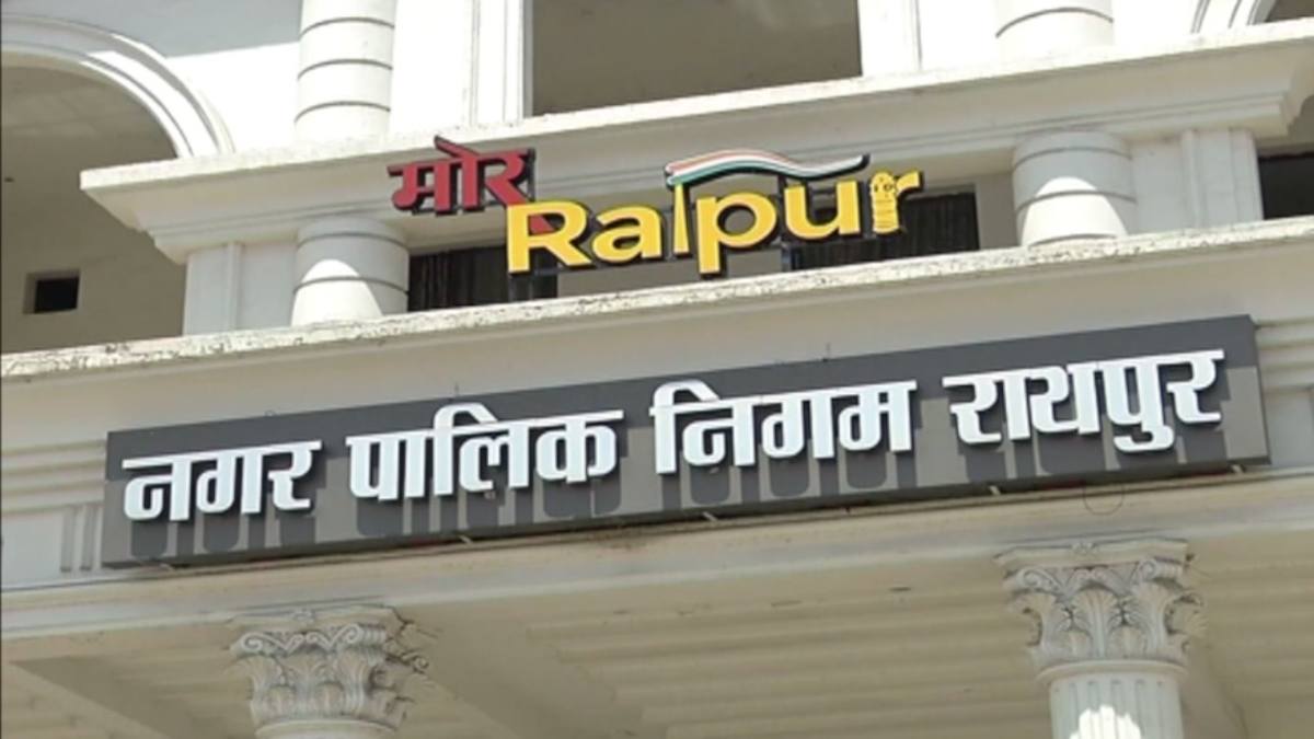 बिना हेलमेट गाड़ी चलाने वालों को अब नगर निगम में नहीं मिलेगा प्रवेश, यातायात नियमों के प्रति जागरूक करने लिया गया फैसला