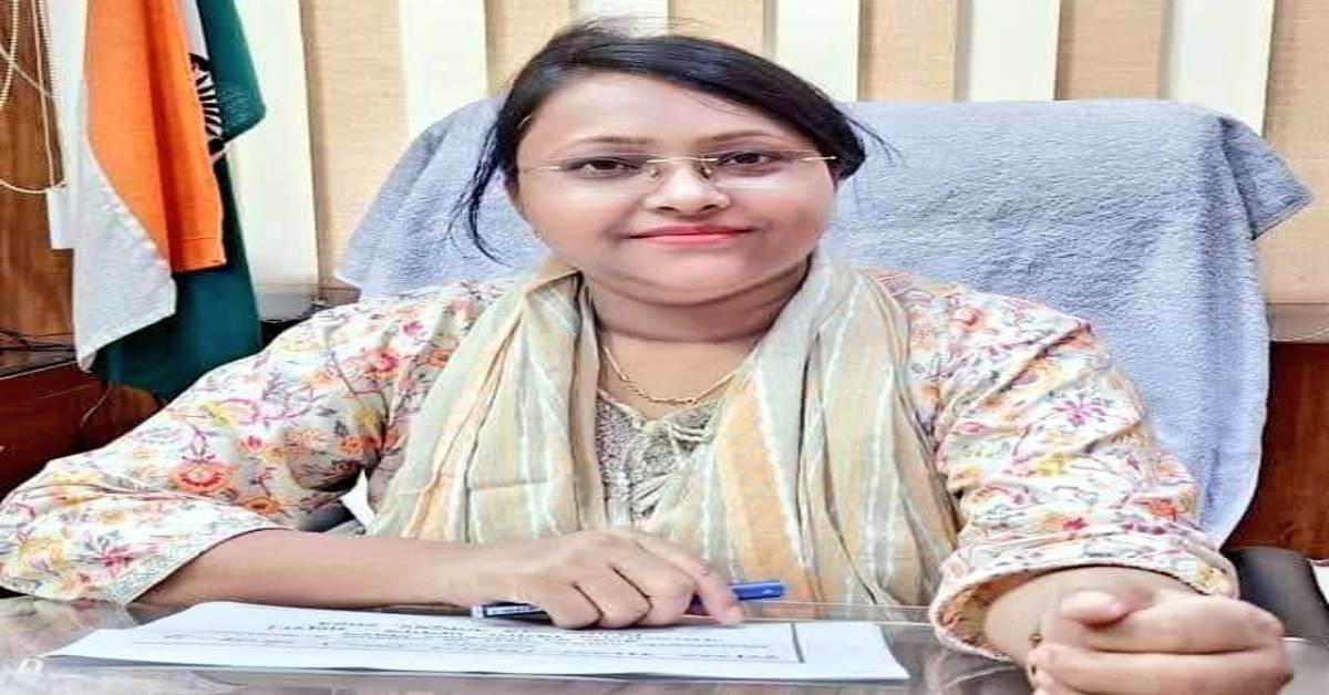 घर पर रंगे हाथों पकड़ाई PCS अधिकारी : अचानक धमक पड़ी विजिलेंस की टीम, अंदर रिश्वत ले रही DPRO हड़बड़ाई, फिर…