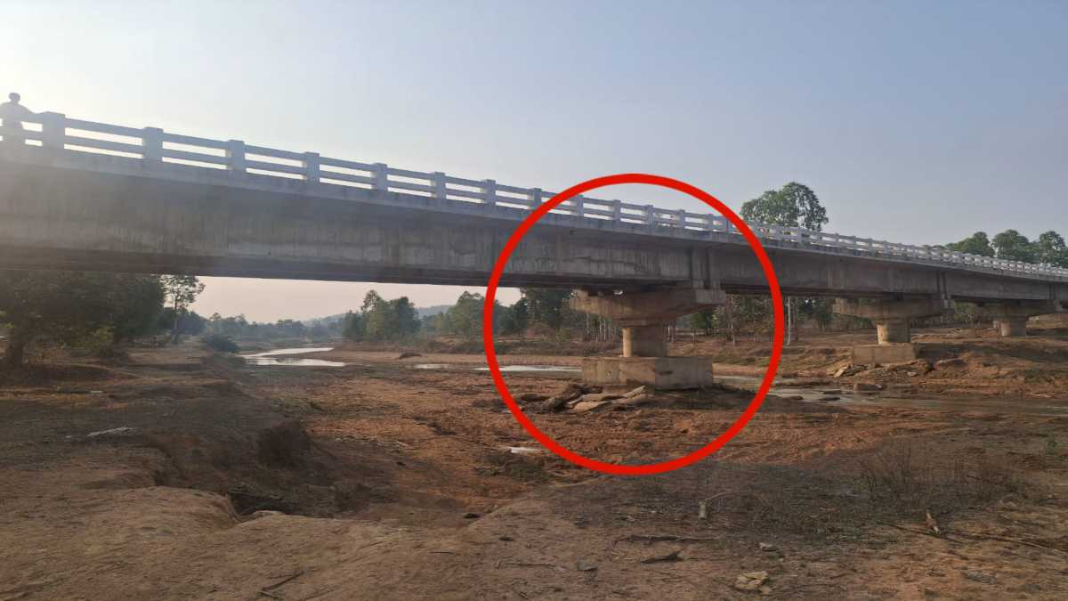 प्रशासन को हादसे का इंतजार! धड़ल्ले से हो रहा अवैध रेत उत्खनन, कभी भी गिर सकता है करोड़ों की लागत से बना पुल, नींद में जिम्मेदार