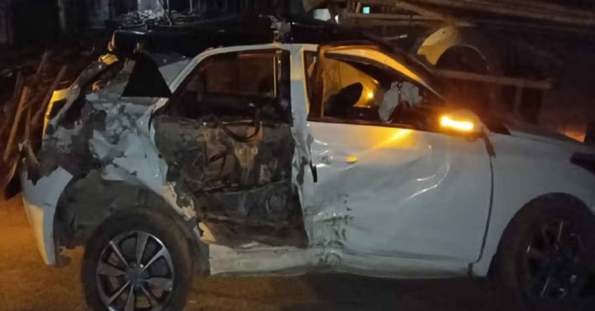 मौत के मुंह में समाई 3 जिंदगीः खड़े मिक्सर मसाला से जा भिड़ी तेज रफ्तार कार, 3 लोगों की मौत, 2 गंभीर घायल