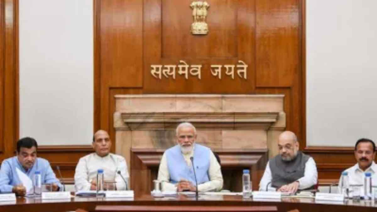 मोदी कैबिनेट का बड़ा फैसला, स्किल इंडिया प्रोगाम के लिए 8 हजार करोड़ रुपये की मंजूरी, सफाईकर्मियों को भी सरकार ने दी ये बड़ी सौगात