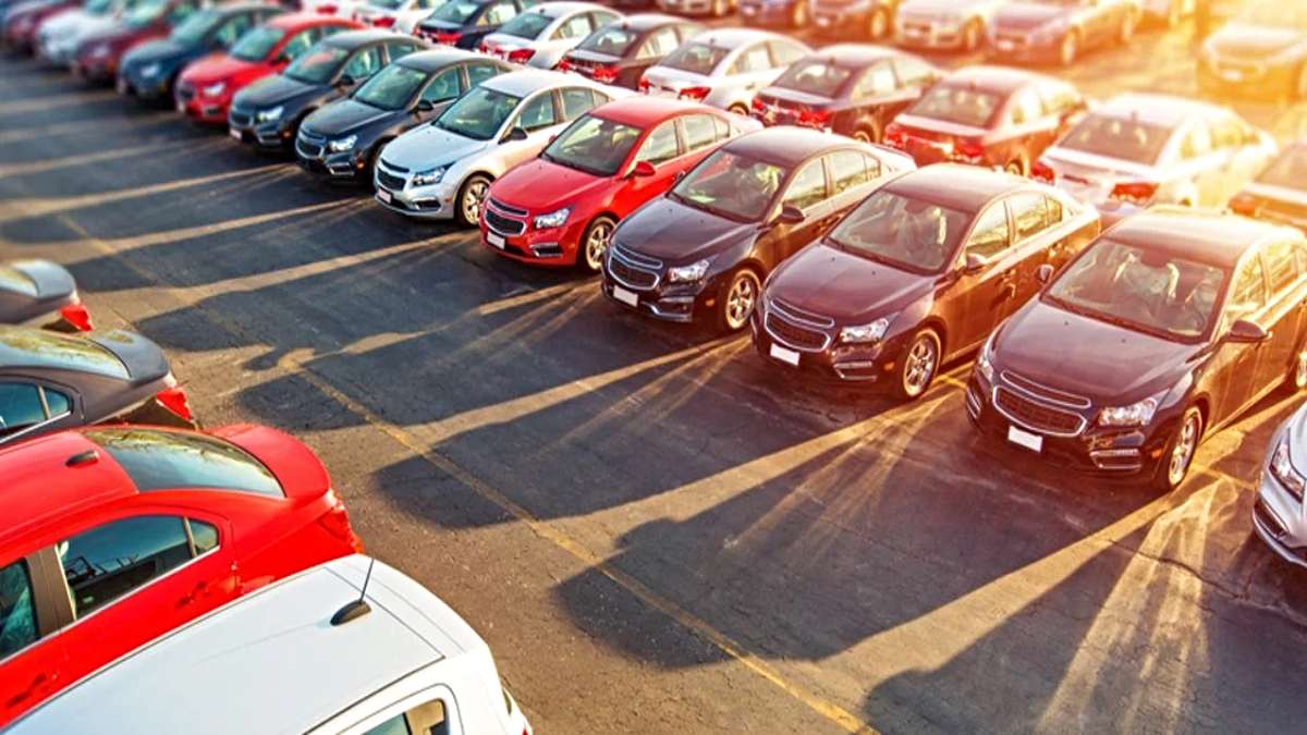 FADA Reports: ऑटो बाजार ने पकड़ी रफ्तार, बिक्री में 7% की बढ़त, PV सेगमेंट ने मारी 16% की छलांग…