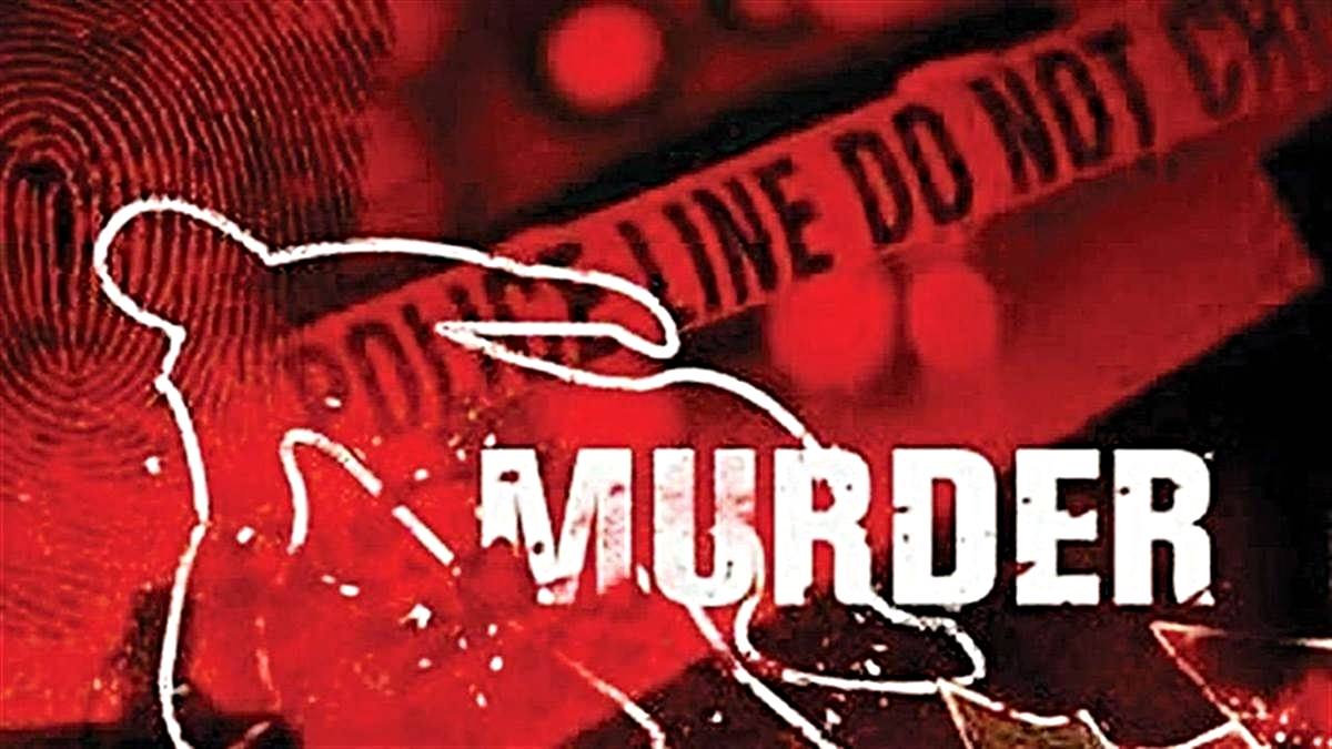 Murder News: चाय देने गई मां को मिली खून से लथपथ बेटे की लाश…