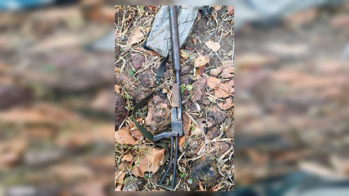 हॉक फोर्स और नक्सलियों के बीच मुठभेड़: माओवादियों ने जवानों पर किए 18 से 20 राउंड फायर, जवाबी कार्रवाई में ग्रेनेड लांचर छोड़ हुए फरार