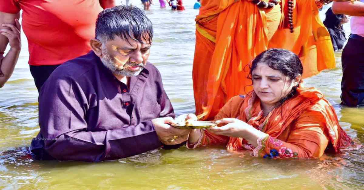 महाकुंभ 2025ः संगमनगरी पहुंचकर कर्नाटक के डिप्टी CM डीके शिवकुमार ने लगाई आस्था की डुबकी, योगी सरकार को लेकर कह दी ये बात…