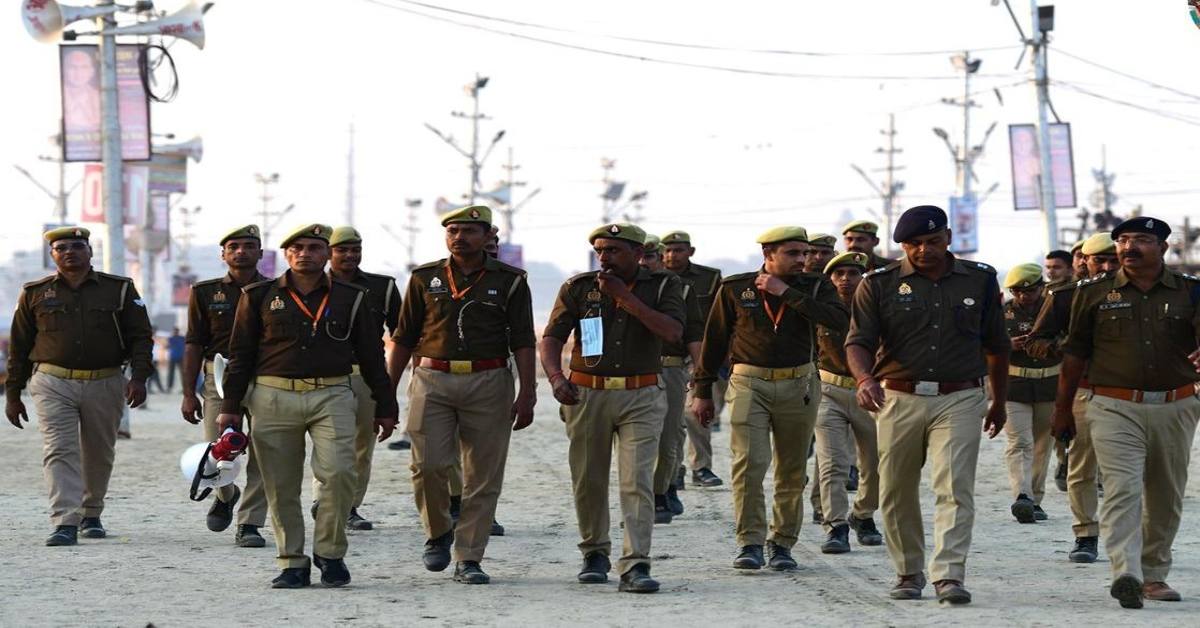 Magh Purnima 2025 : फील्ड पर उतरी पलटन, अधिकारियों ने संभाला महाकुंभ का मोर्चा, व्यवस्थाओं का जायजा लेने पैदल गश्त पर निकले DIG