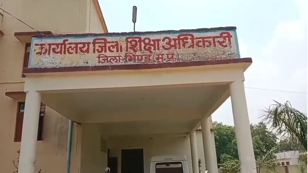 एक्शन में कलेक्टर साहब… 126 निजी स्कूलों की मान्यता निलंबित, अपार ID बनाने में लापरवाही बरतने पर की गई कार्रवाई