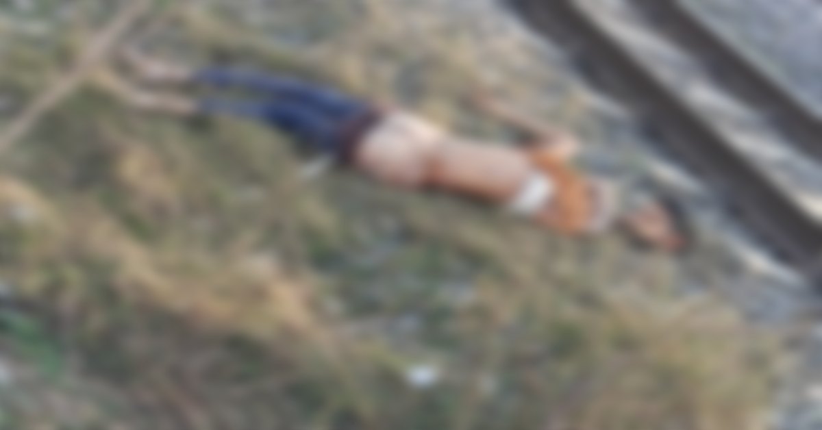 मौत बनकर दौड़ी ट्रेनः रेल की पटरी पर लेटकर युवक ने की आत्महत्या, 2 हिस्सों में बंटा शरीर, नजारा देख लोगों का दहल उठा दिल