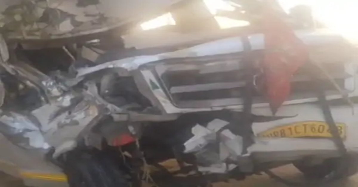 हादसा, खून के छीटे और खौफनाक मंजरः ट्रेलर से जा भिड़ी श्रद्धालुओं से भरी मिनी बस, 2 की मौत, 10 घायल