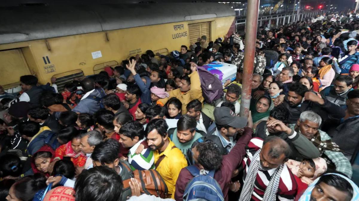 मृतकों को 10 लाख और घायलों को 2.5 लाख… नई दिल्ली रेलवे स्टेशन पर भगदड़ के पीड़ितों को सरकार ने लगाया मुआवजे का ‘मरहम’, प्रशासन ने जारी की मृतकों की लिस्ट