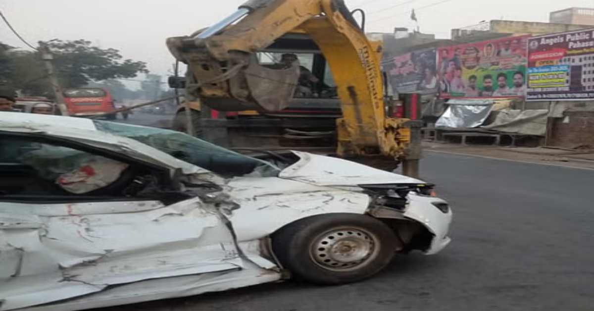 मौत की ठोकरः तेज रफ्तार ट्रक और कार के बीच भिड़ंत, 1 की गई जान, 4 घायल