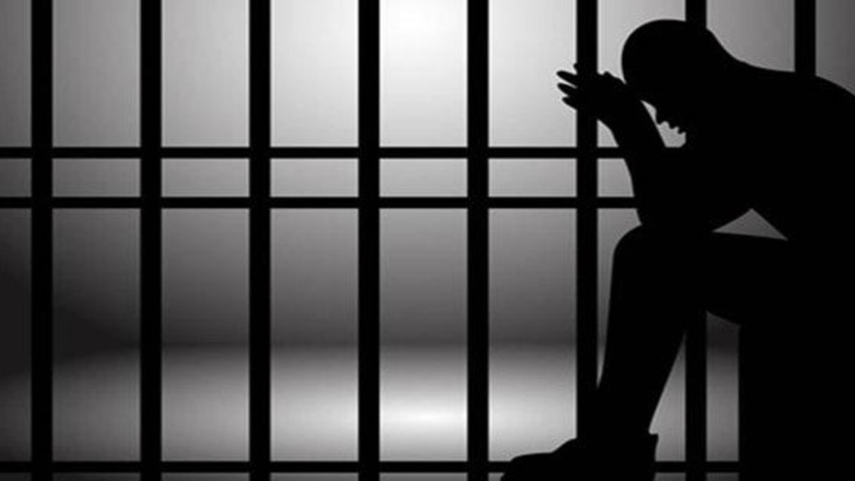 बेटे की गलती ने बाप को पहुंचा सलाखों के पीछे, सोशल मीडिया पर लाइव आकर कर दिया था ये कांड