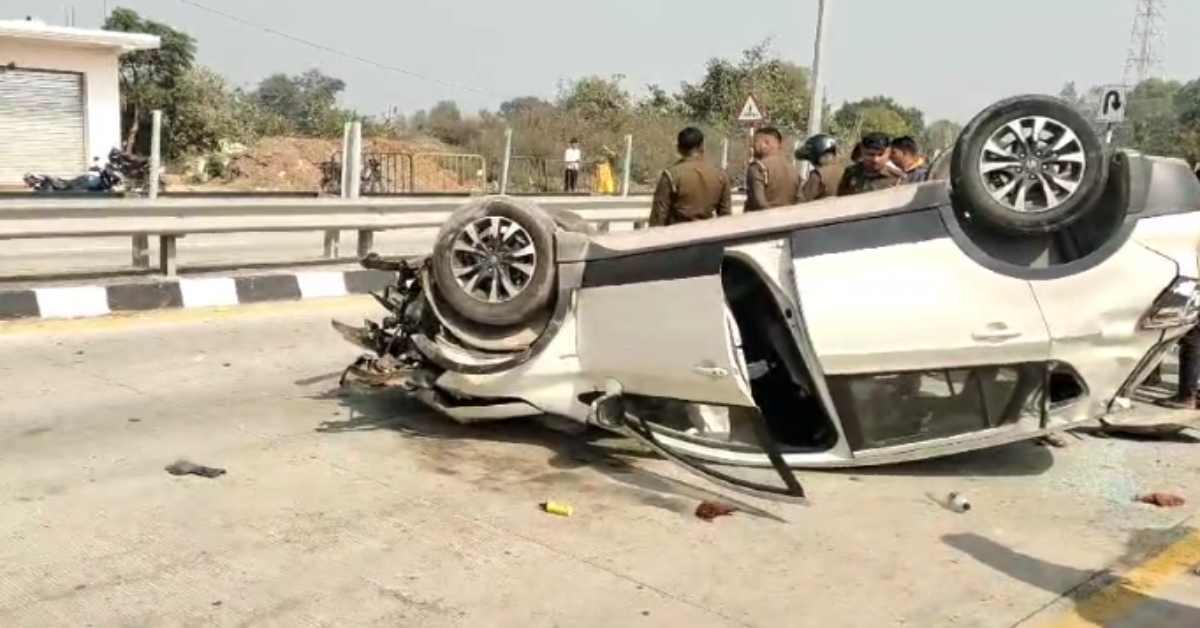 अयोध्या जाते समय आई आफतः डिवाइडर से टकराकर पलटी कार, 5 श्रद्धालु घायल, जानिए कैसे घटी घटना…