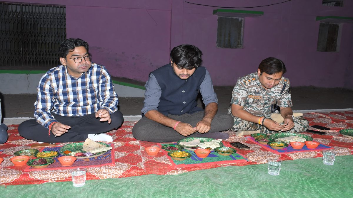 त्रिस्तरीय पंचायत चुनाव 2025: पहले चरण के मतदान की तैयारियां पूरी, कलेक्टर और एसपी ने मतदान दलों के साथ किया भोजन