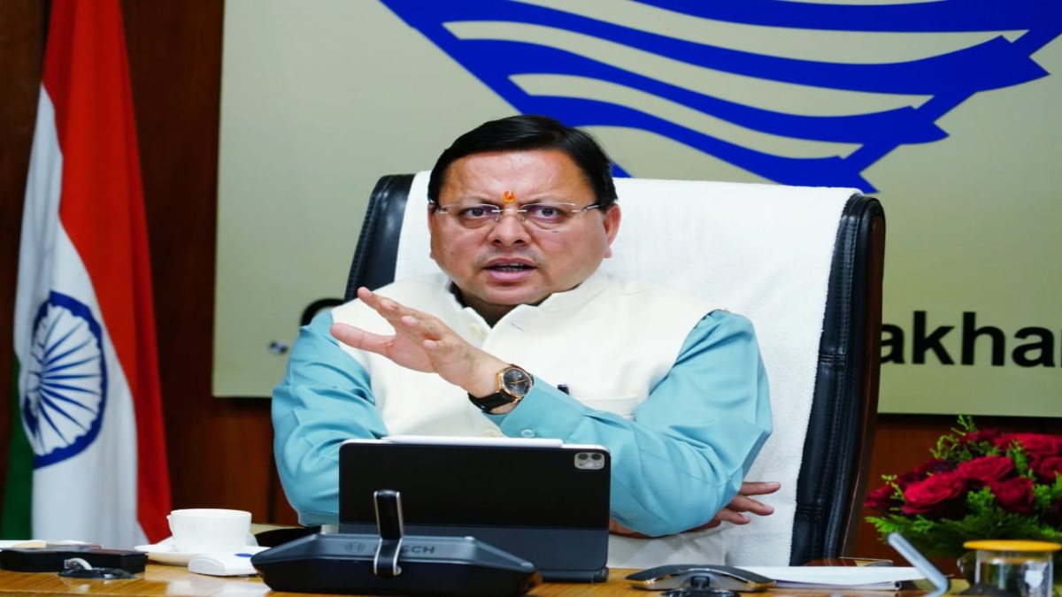 IAS अफसरों को सीएम धामी का निर्देश, मुख्य सचिव की परमिशन के बिना नहीं छोड़ेंगे मुख्यालय