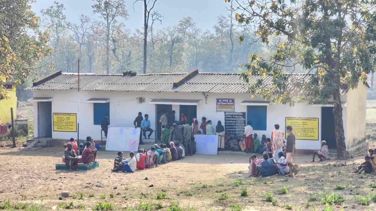 बुलेट पर भारी बैलेट: झीरम में लोकतंत्र के प्रति बढ़ा विश्वास, ग्राम सरकार चुनने ग्रामीणों में दिख रहा जबरदस्त उत्साह…