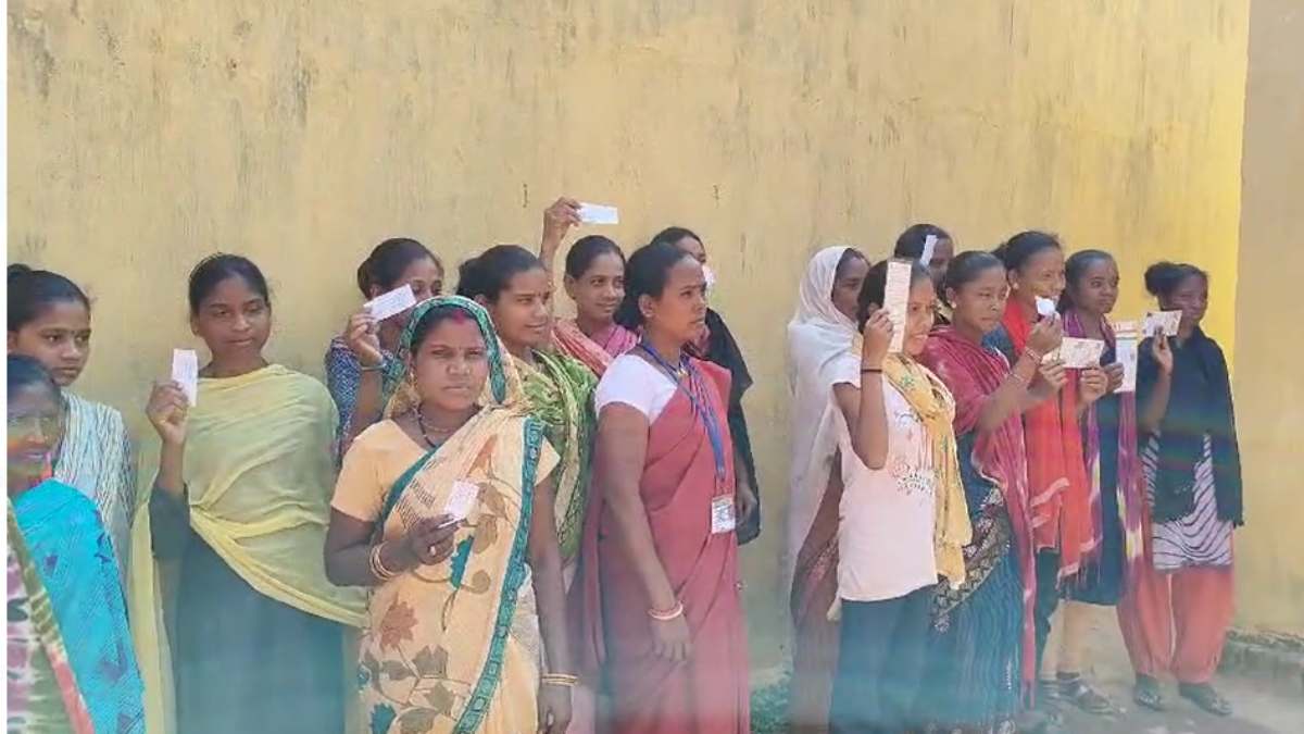 त्रिस्तरीय पंचायत चुनाव : कांकेर में अब तक 54.75% मतदान, कुरुद में 54.26 फीसदी वोटिंग, आजादी के बाद पहली बार इस गांव में मतदान कर रहे वोटर, जानिए एक बजे तक कहां कितना वोट पड़े